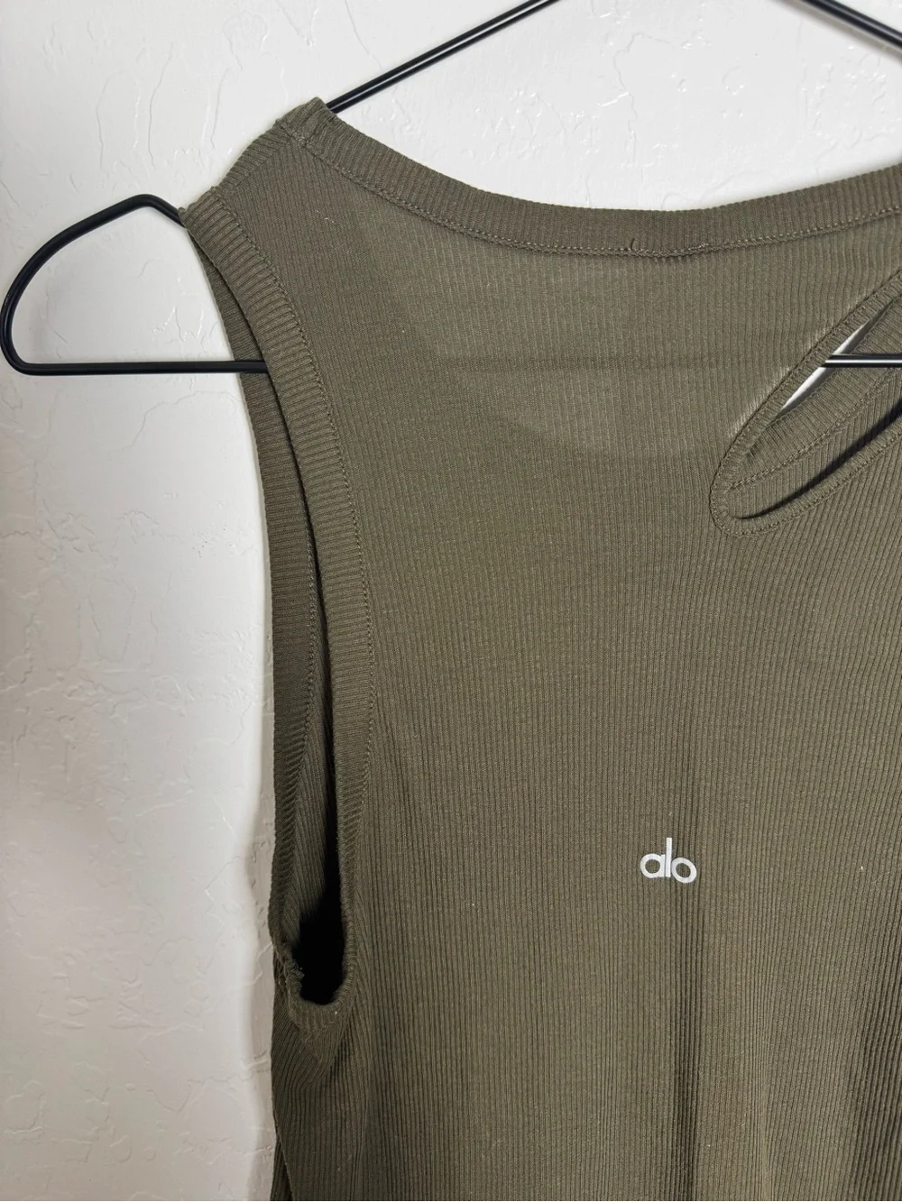 Alo Yoga Dark Cactus Ribbed Peak Tank Top Size XS